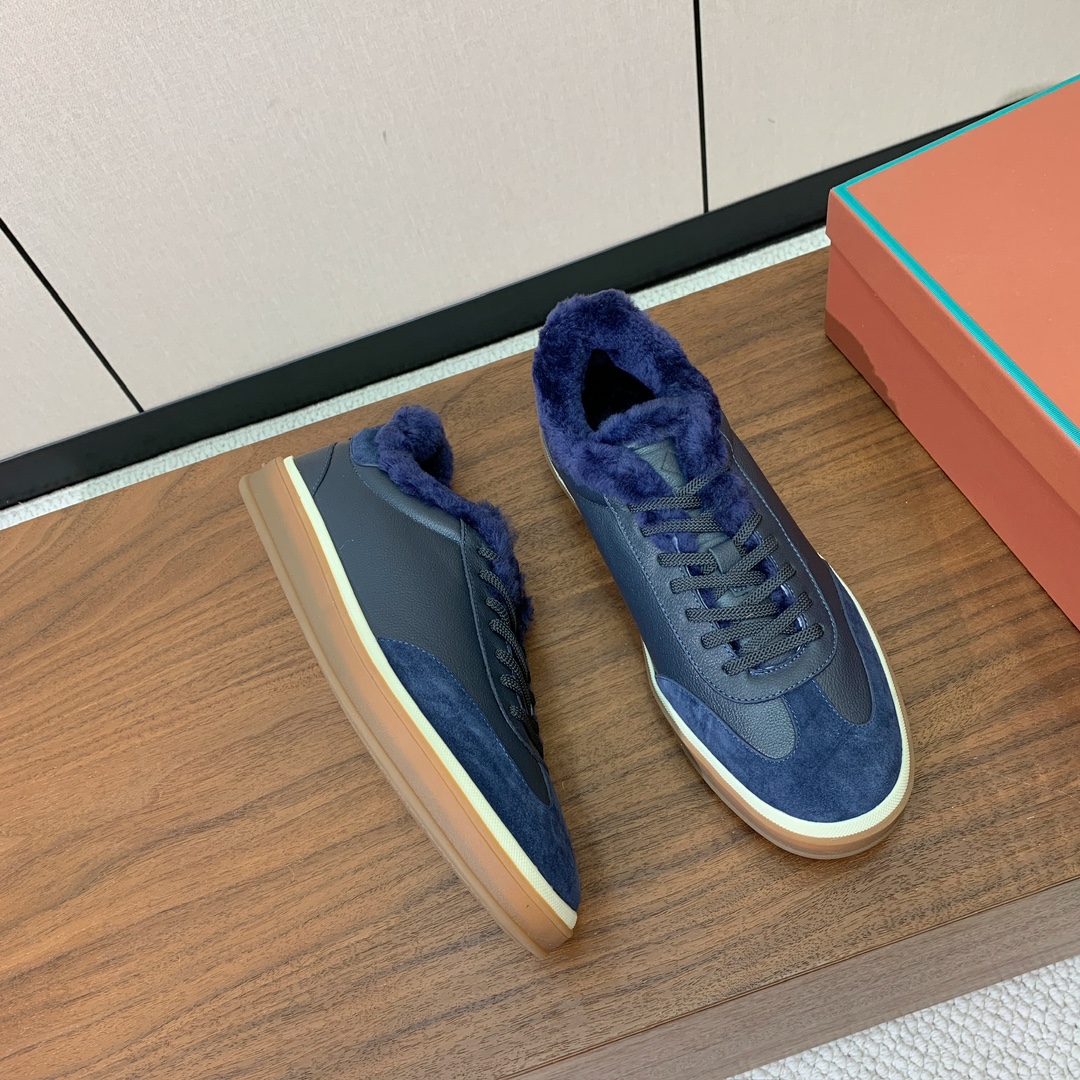 【Loro Piana】情侣款毛里德训鞋。简约时尚，鞋面采用牛皮➕牛反绒，羊毛内里。进口耐磨橡胶成型底。