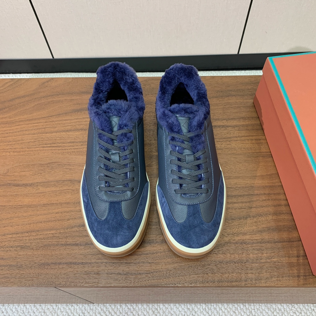 【Loro Piana】情侣款毛里德训鞋。简约时尚，鞋面采用牛皮➕牛反绒，羊毛内里。进口耐磨橡胶成型底。