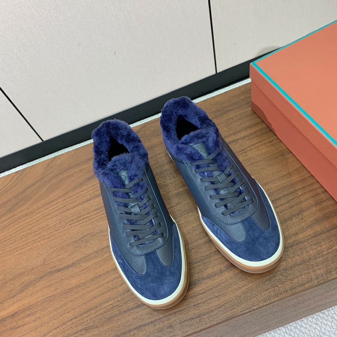 【Loro Piana】情侣款毛里德训鞋。简约时尚，鞋面采用牛皮➕牛反绒，羊毛内里。进口耐磨橡胶成型底。