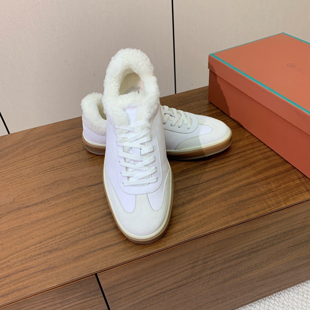 【Loro Piana】情侣款毛里德训鞋。简约时尚，鞋面采用牛皮➕牛反绒，羊毛内里。进口耐磨橡胶成型底。