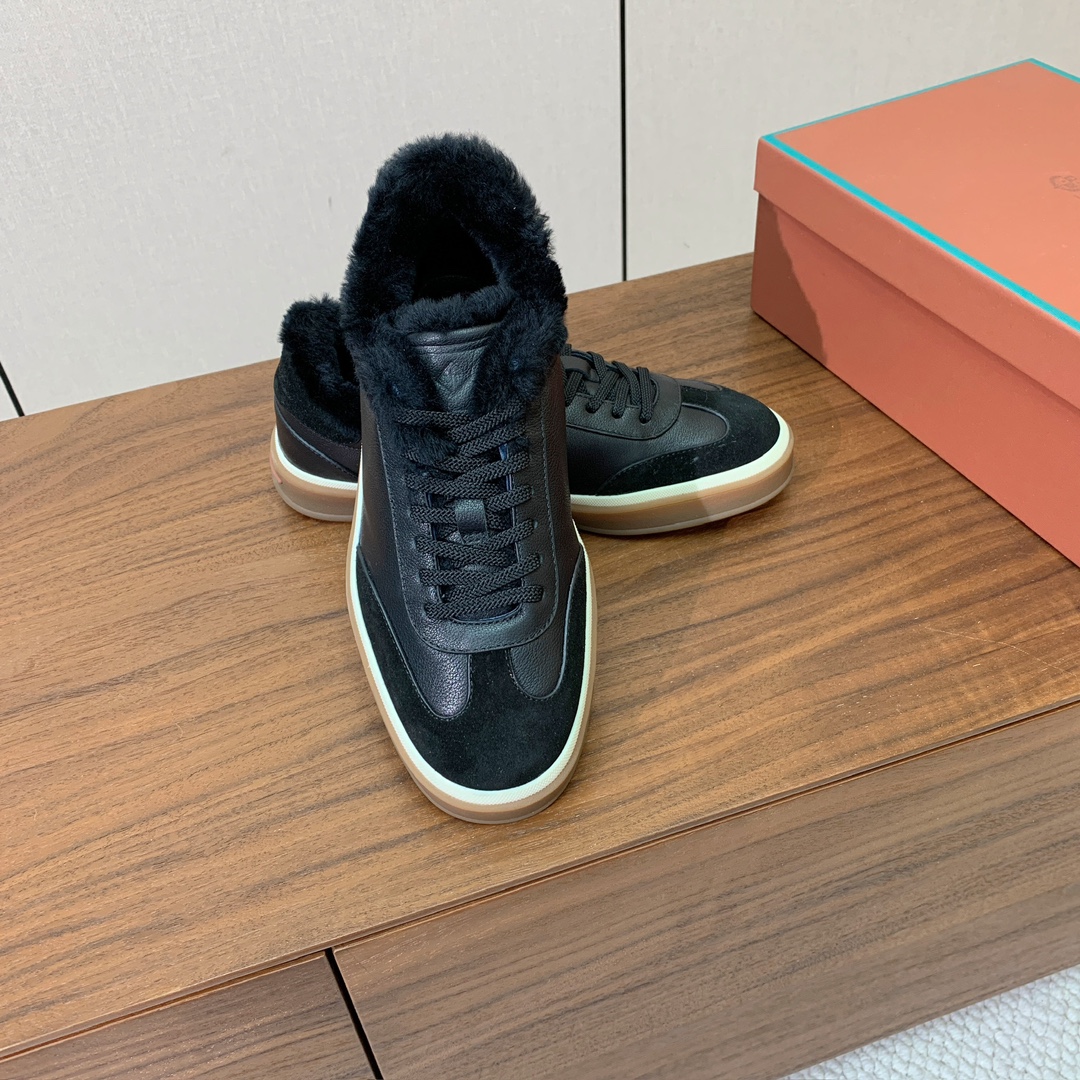 【Loro Piana】情侣款毛里德训鞋。简约时尚，鞋面采用牛皮➕牛反绒，羊毛内里。进口耐磨橡胶成型底。