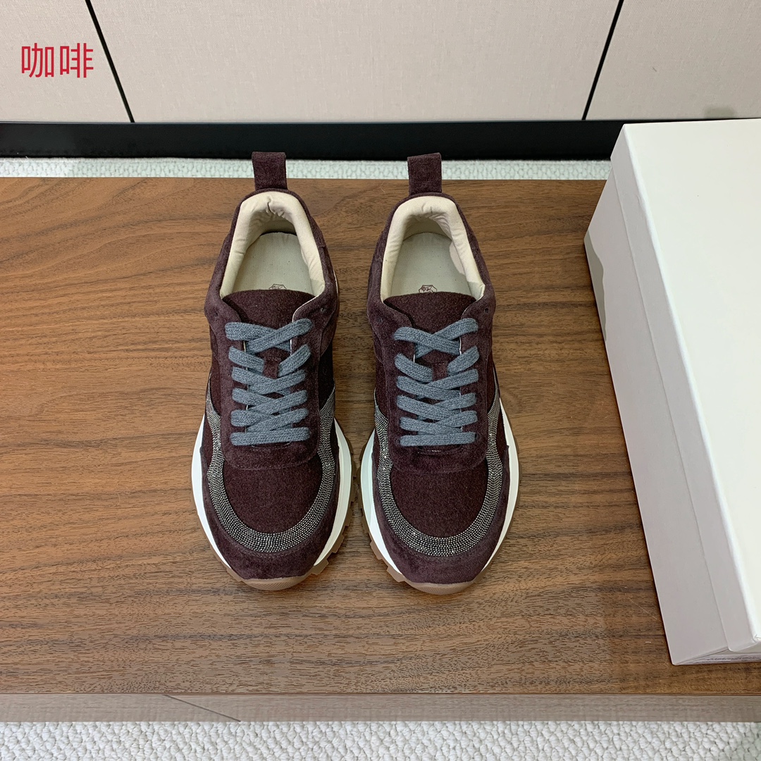 【Brunell* Cucinell*】新款休闲运动鞋。鞋面采用进口牛绒➕纯手工串联珠链配饰！内里垫脚是