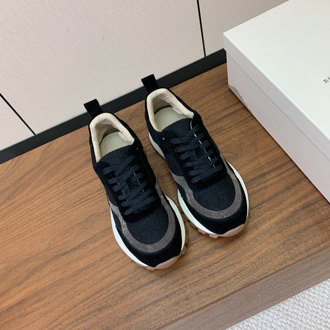 【Brunell* Cucinell*】新款休闲运动鞋。鞋面采用进口牛绒➕纯手工串联珠链配饰！内里垫脚是