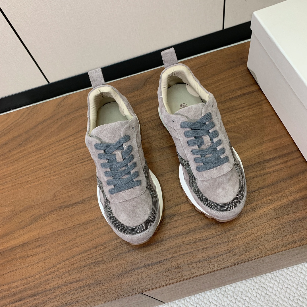 【Brunell* Cucinell*】新款休闲运动鞋。鞋面采用进口牛绒➕纯手工串联珠链配饰！内里垫脚是
