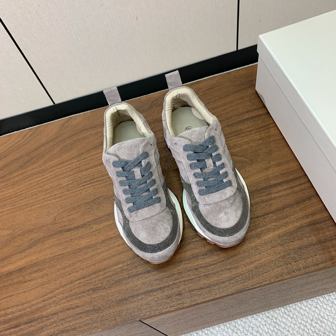 【Brunell* Cucinell*】新款休闲运动鞋。鞋面采用进口牛绒➕纯手工串联珠链配饰！内里垫脚是