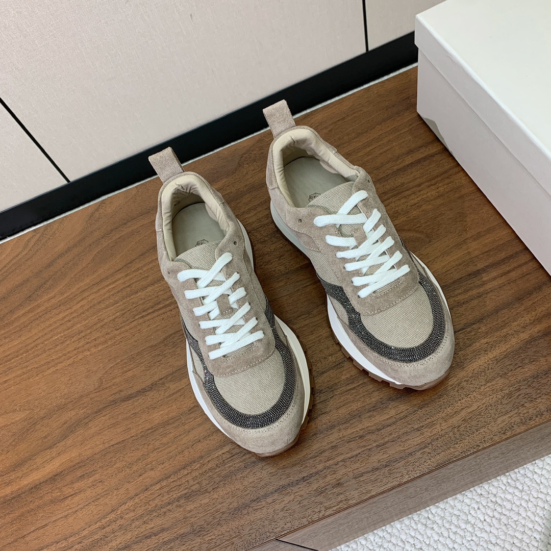 【Brunell* Cucinell*】新款休闲运动鞋。鞋面采用进口牛绒➕纯手工串联珠链配饰！内里垫脚是