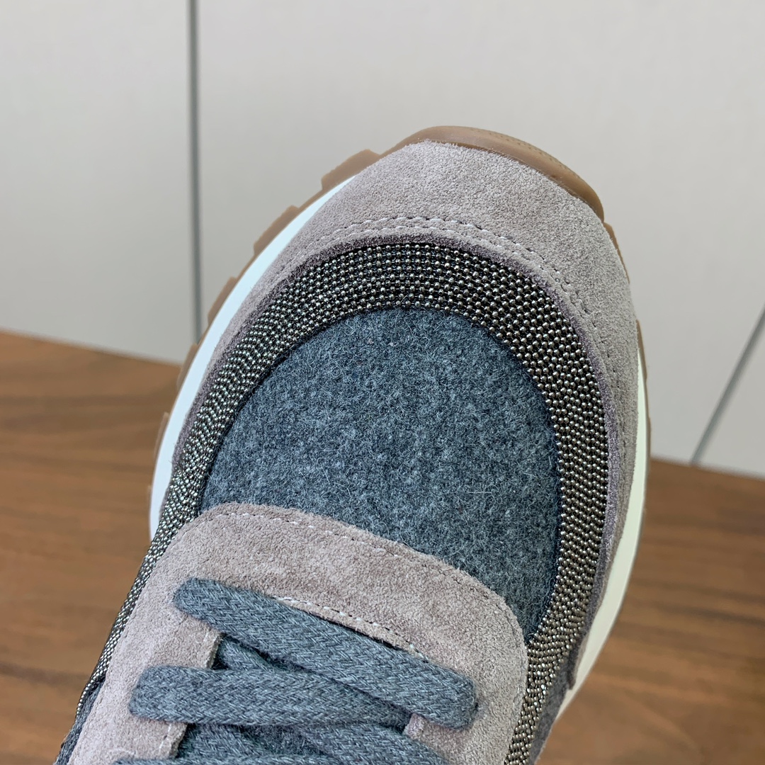 【Brunell* Cucinell*】新款休闲运动鞋。鞋面采用进口牛绒➕纯手工串联珠链配饰！内里垫脚是