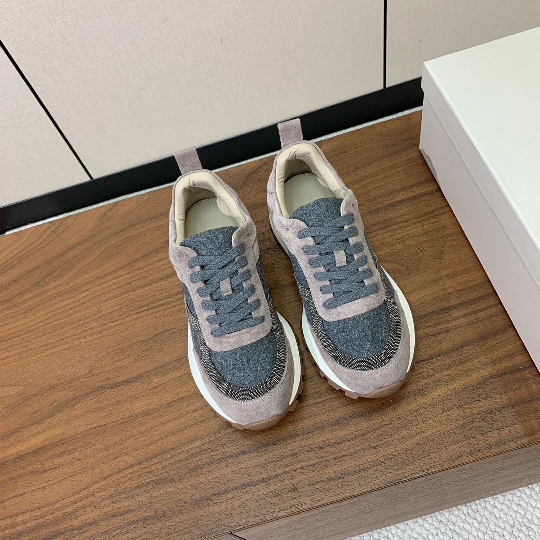 【Brunell* Cucinell*】新款休闲运动鞋。鞋面采用进口牛绒➕纯手工串联珠链配饰！内里垫脚是