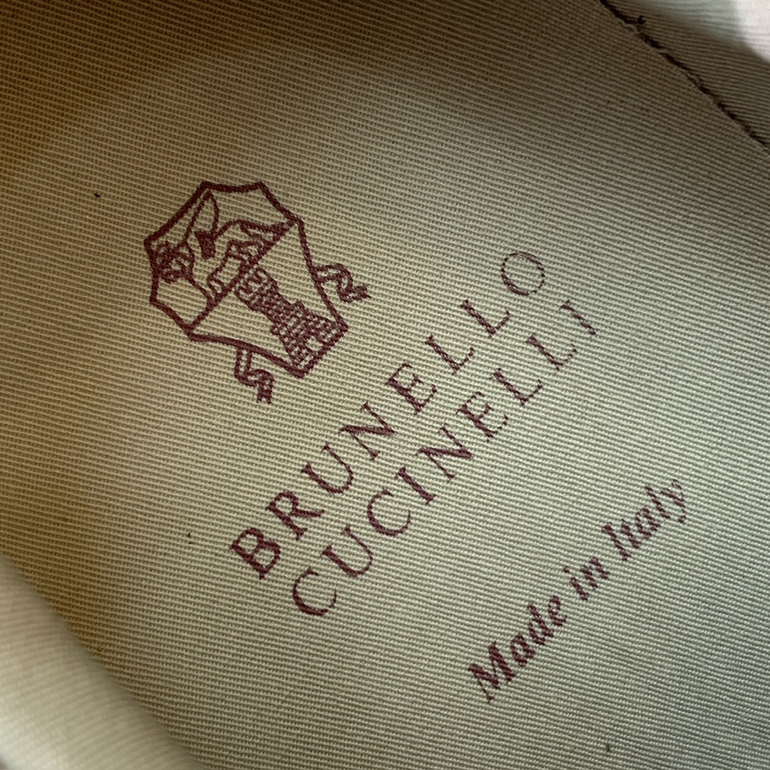 【Brunell* Cucinell*】新款休闲运动鞋。鞋面采用进口牛绒➕纯手工串联珠链配饰！内里垫脚是
