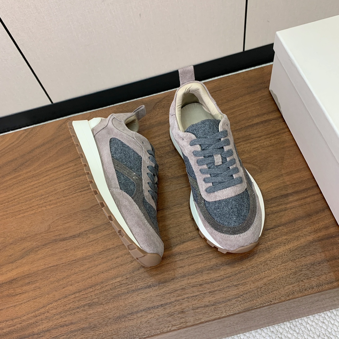 【Brunell* Cucinell*】新款休闲运动鞋。鞋面采用进口牛绒➕纯手工串联珠链配饰！内里垫脚是