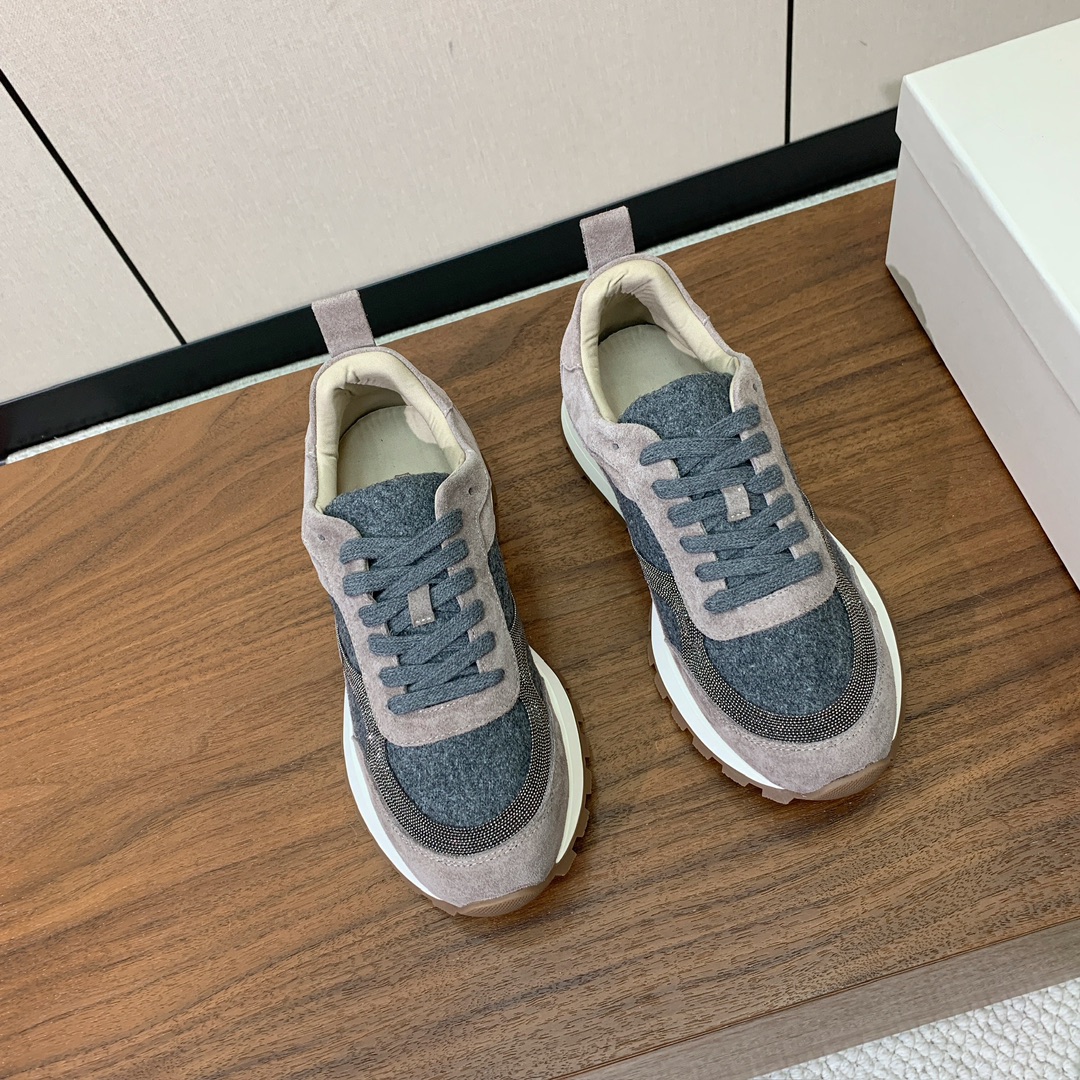 【Brunell* Cucinell*】新款休闲运动鞋。鞋面采用进口牛绒➕纯手工串联珠链配饰！内里垫脚是