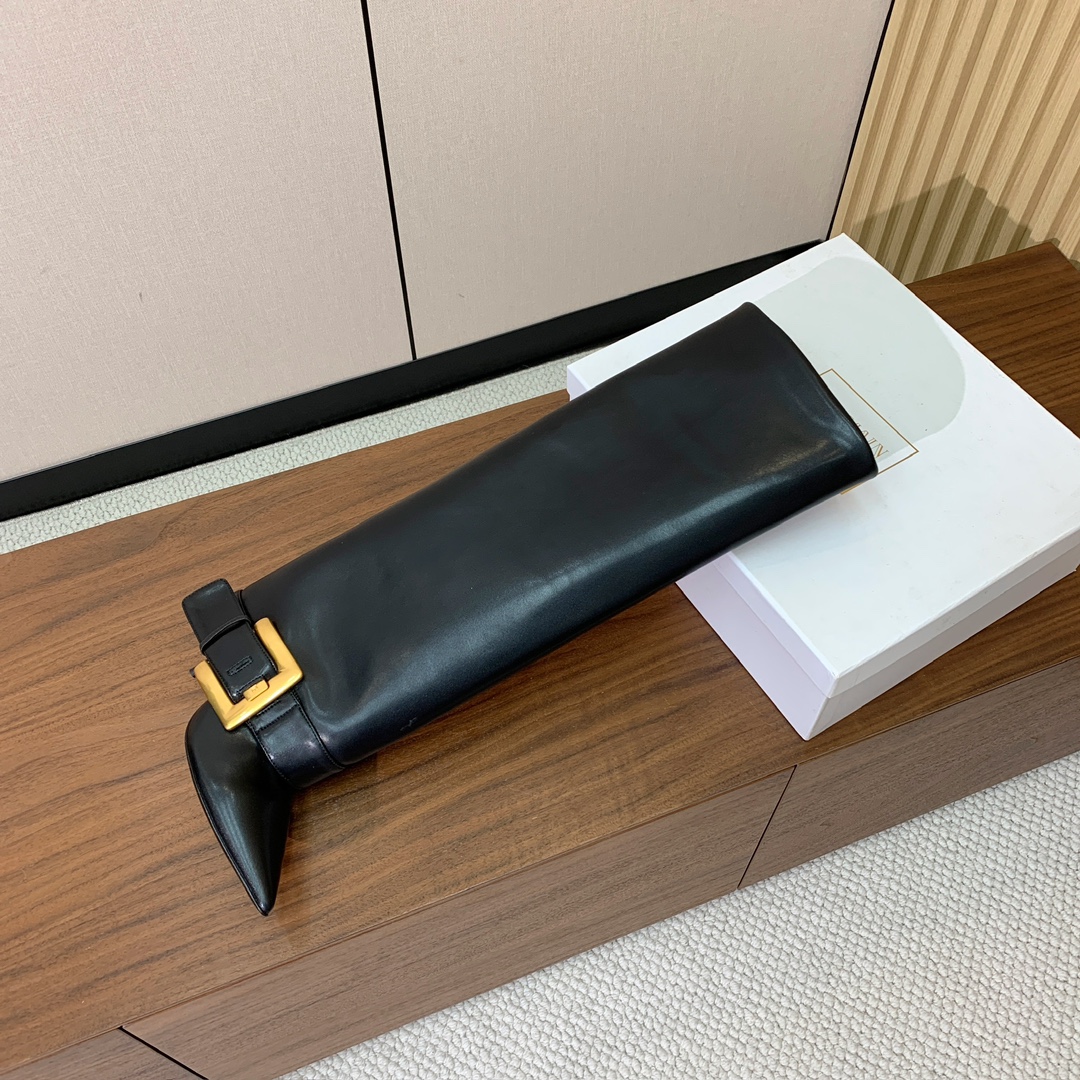 【Balmai*】裤管长靴。别具一格的时尚元素。愈发別致出众。无敌气场、无敌好看。 材质:鞋面牛皮➕定制牛仔布。牛皮内里 【Balmai*】裤管长靴。别具一格的时尚元素。愈发別致出众。无敌气场、无敌好看。 材质:鞋面牛皮➕定制牛仔布。牛皮内里
