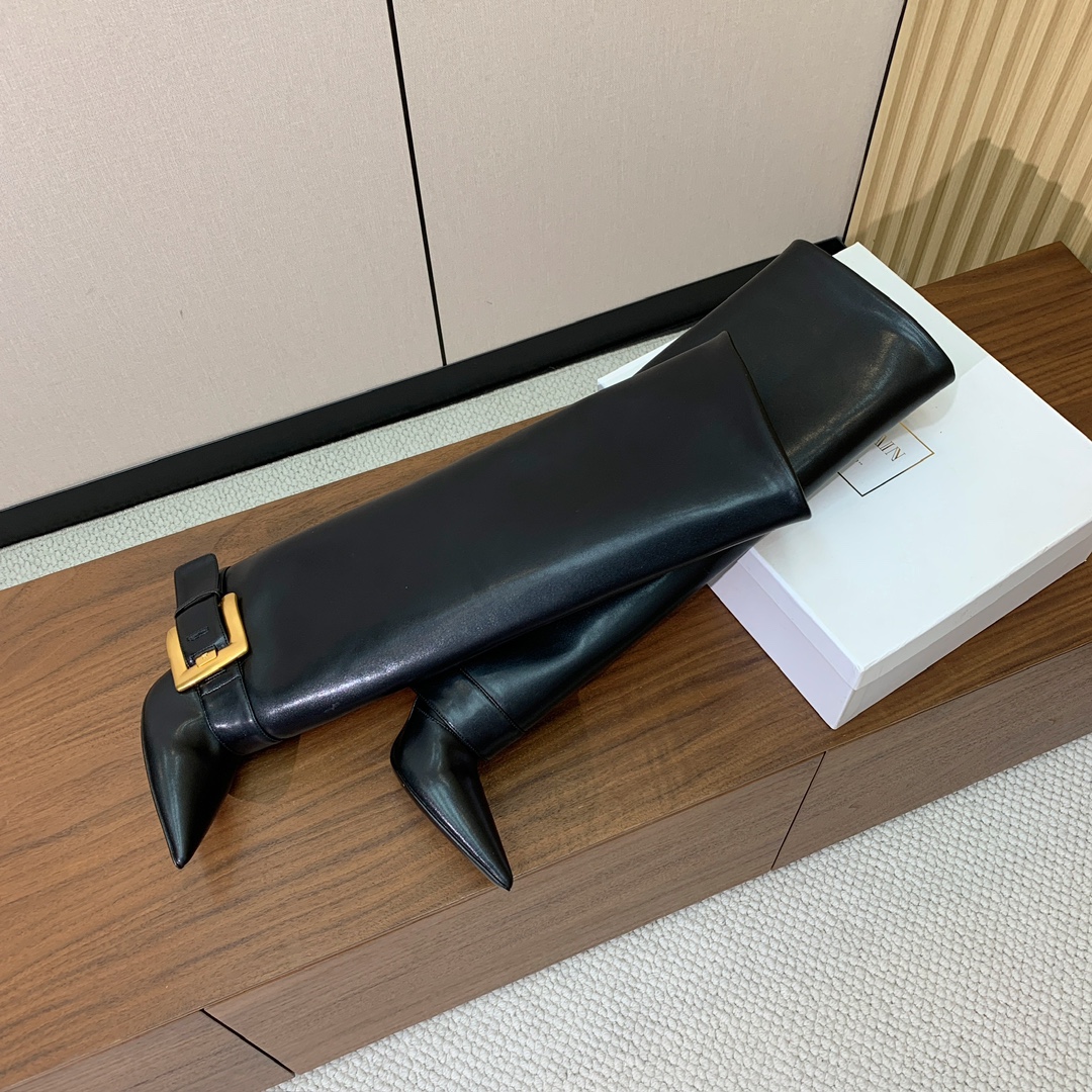 【Balmai*】裤管长靴。别具一格的时尚元素。愈发別致出众。无敌气场、无敌好看。 材质:鞋面牛皮➕定制牛仔布。牛皮内里 【Balmai*】裤管长靴。别具一格的时尚元素。愈发別致出众。无敌气场、无敌好看。 材质:鞋面牛皮➕定制牛仔布。牛皮内里