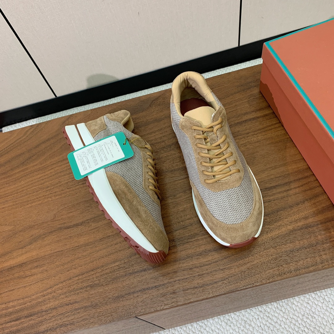 【Loro Piana】情侣款休闲运动鞋。简约时尚，鞋面采用牛反绒拼网面。羊皮垫脚。定制橡胶底。码数：女
