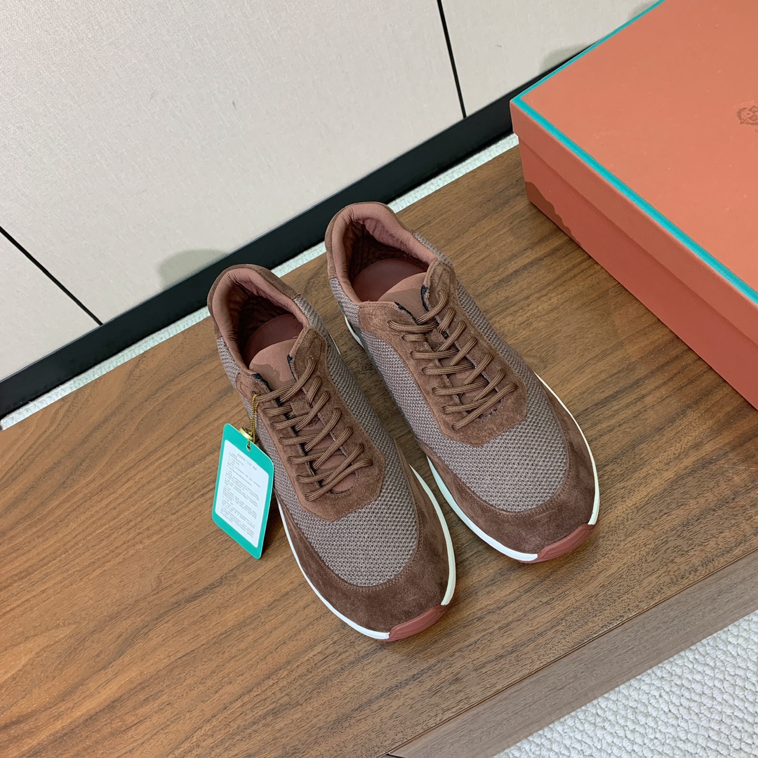 【Loro Piana】情侣款休闲运动鞋。简约时尚，鞋面采用牛反绒拼网面。羊皮垫脚。定制橡胶底。码数：女