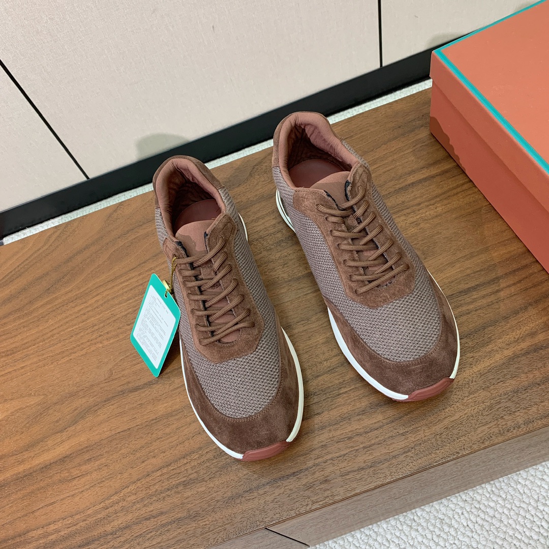 【Loro Piana】情侣款休闲运动鞋。简约时尚，鞋面采用牛反绒拼网面。羊皮垫脚。定制橡胶底。码数：女