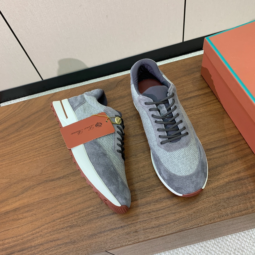 【Loro Piana】情侣款休闲运动鞋。简约时尚，鞋面采用牛反绒拼网面。羊皮垫脚。定制橡胶底。码数：女