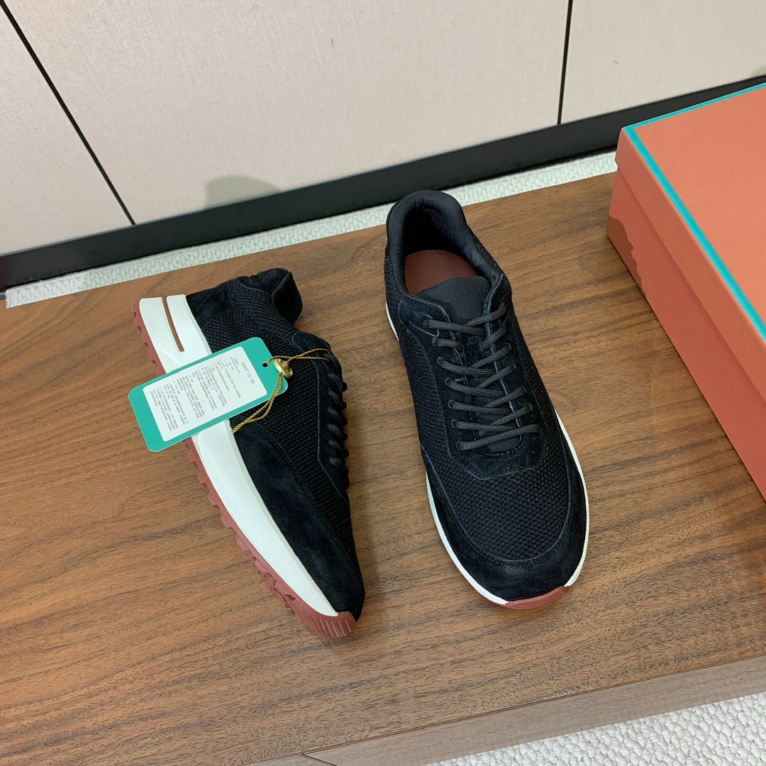 【Loro Piana】情侣款休闲运动鞋。简约时尚，鞋面采用牛反绒拼网面。羊皮垫脚。定制橡胶底。码数：女