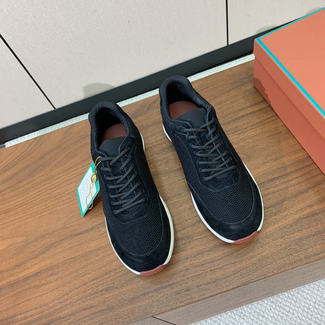 【Loro Piana】情侣款休闲运动鞋。简约时尚，鞋面采用牛反绒拼网面。羊皮垫脚。定制橡胶底。码数：女