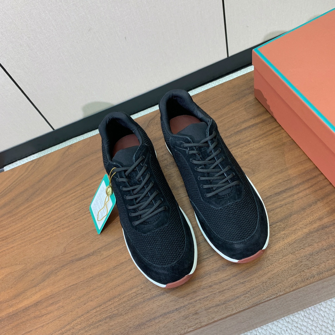 【Loro Piana】情侣款休闲运动鞋。简约时尚，鞋面采用牛反绒拼网面。羊皮垫脚。定制橡胶底。码数：女