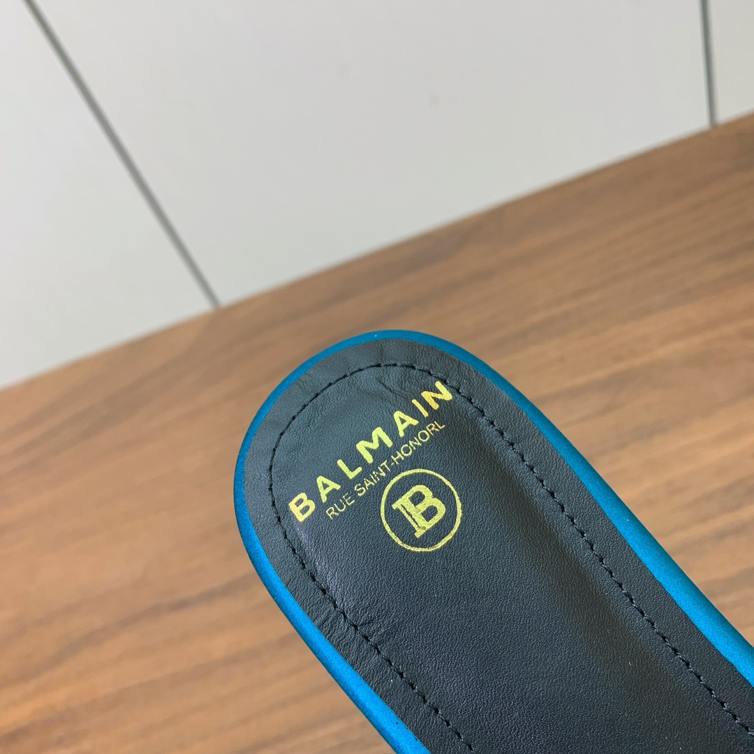 【Bal*ain】真丝平底拖鞋。愈发別致出众，无敌气场、无敌好看。鞋面定制进口真丝，牛皮垫脚。意大利进口