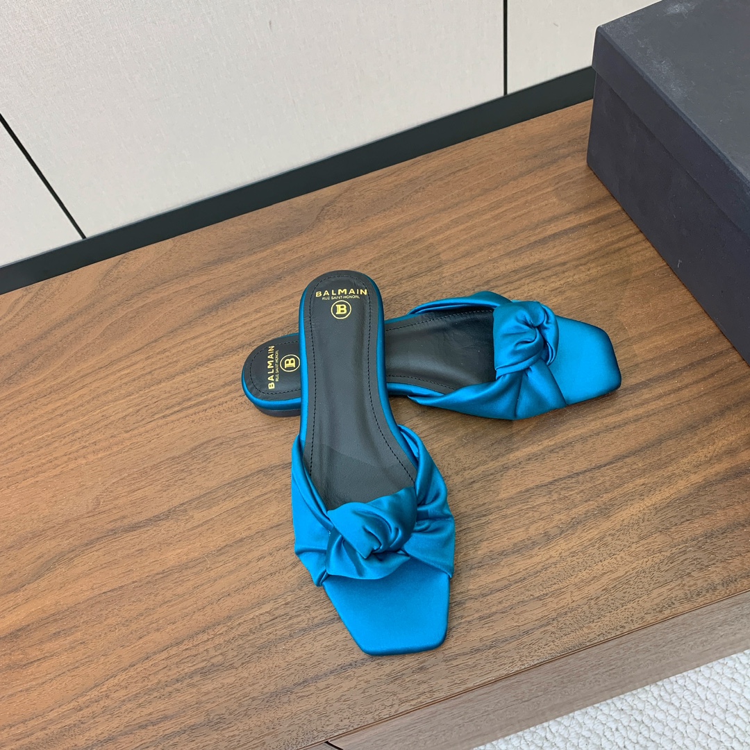 【Bal*ain】真丝平底拖鞋。愈发別致出众，无敌气场、无敌好看。鞋面定制进口真丝，牛皮垫脚。意大利进口