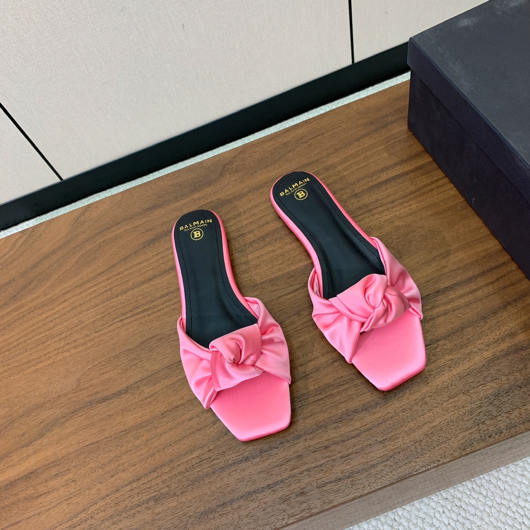 【Bal*ain】真丝平底拖鞋。愈发別致出众，无敌气场、无敌好看。鞋面定制进口真丝，牛皮垫脚。意大利进口