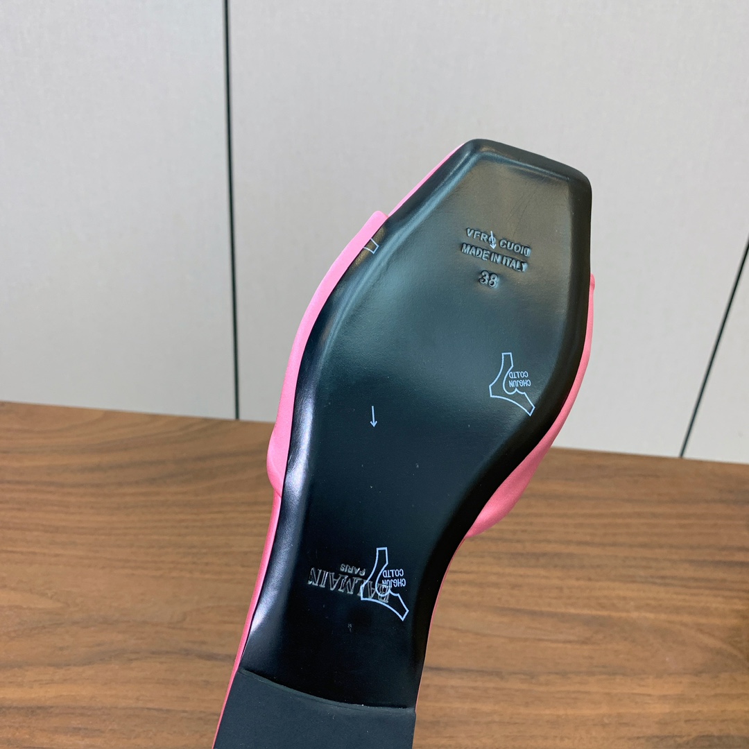 【Bal*ain】真丝平底拖鞋。愈发別致出众，无敌气场、无敌好看。鞋面定制进口真丝，牛皮垫脚。意大利进口