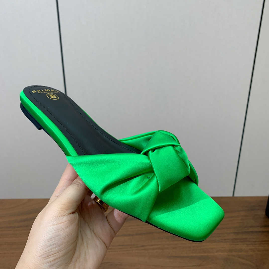【Bal*ain】真丝平底拖鞋。愈发別致出众，无敌气场、无敌好看。鞋面定制进口真丝，牛皮垫脚。意大利进口