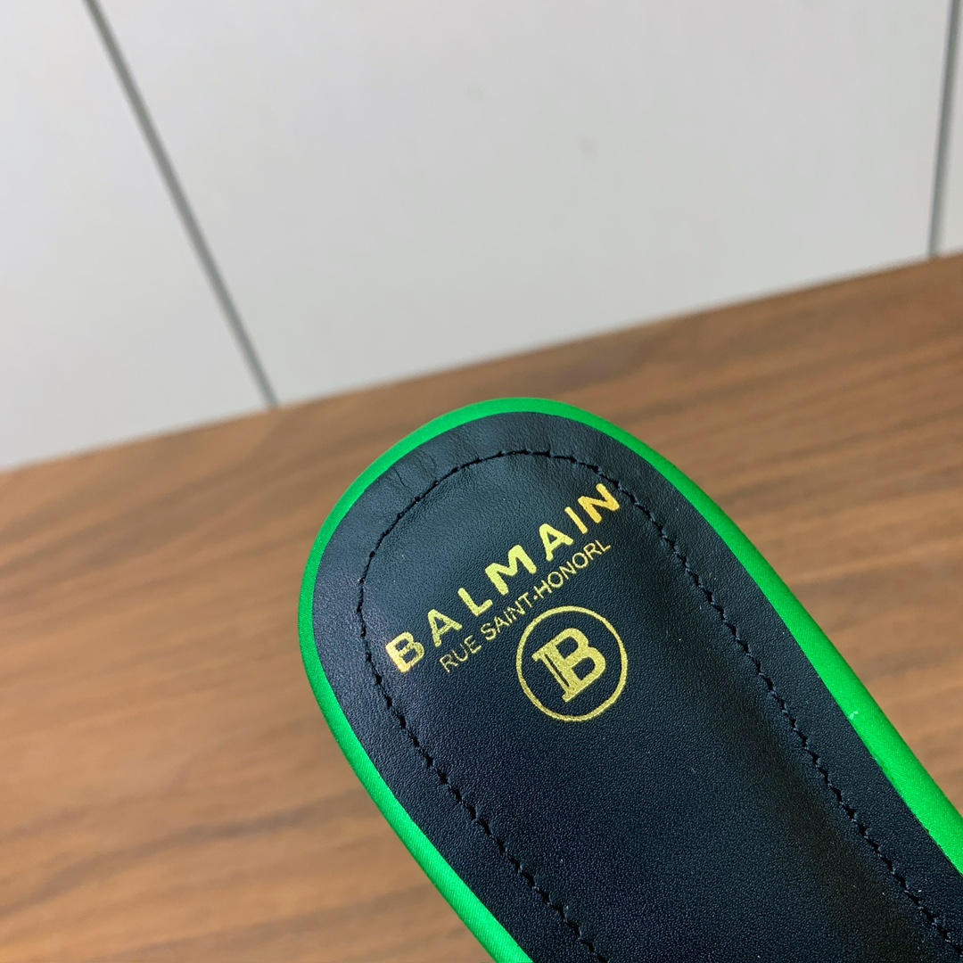 【Bal*ain】真丝平底拖鞋。愈发別致出众，无敌气场、无敌好看。鞋面定制进口真丝，牛皮垫脚。意大利进口