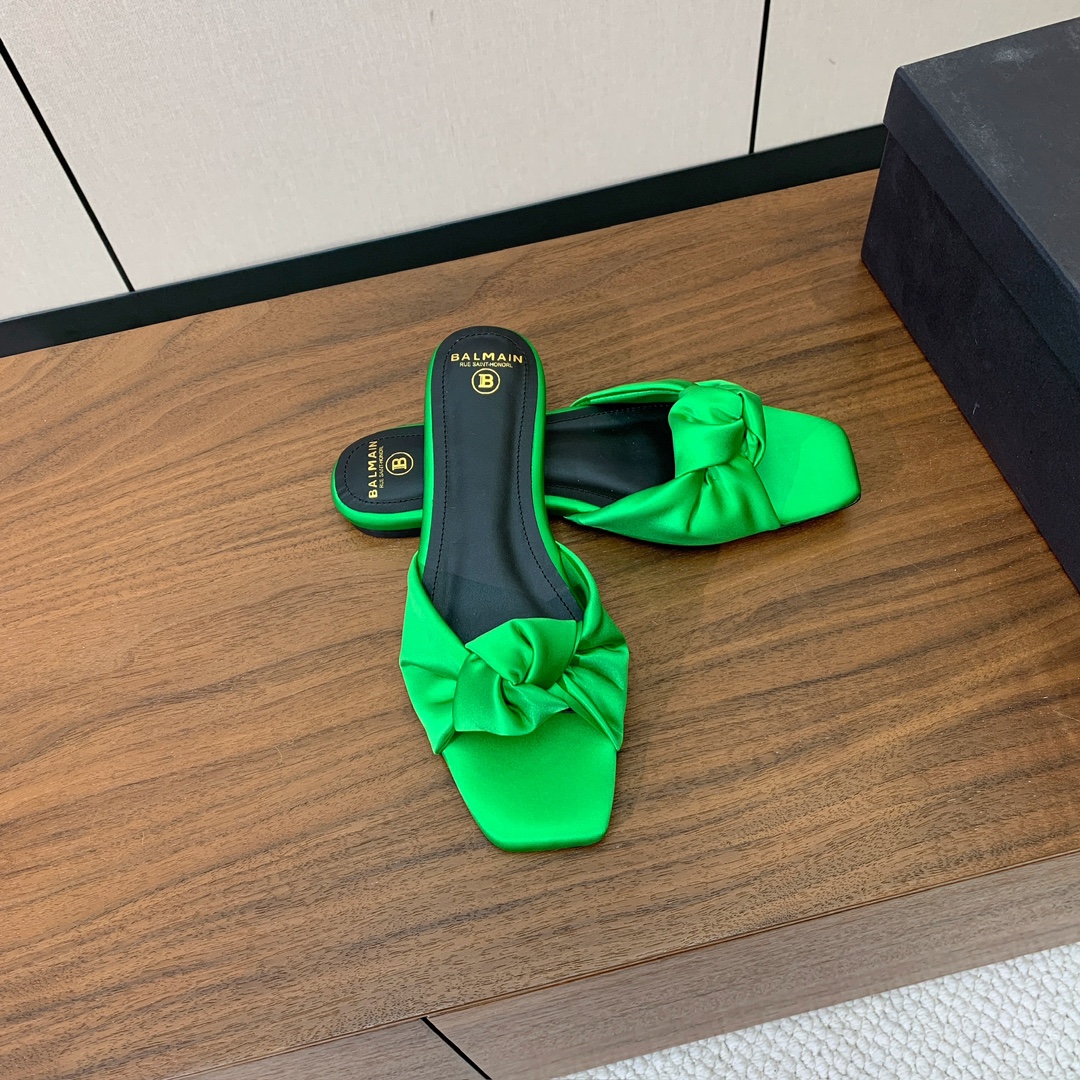 【Bal*ain】真丝平底拖鞋。愈发別致出众，无敌气场、无敌好看。鞋面定制进口真丝，牛皮垫脚。意大利进口