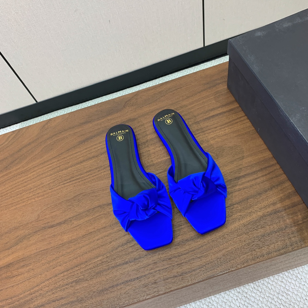 【Bal*ain】真丝平底拖鞋。愈发別致出众，无敌气场、无敌好看。鞋面定制进口真丝，牛皮垫脚。意大利进口