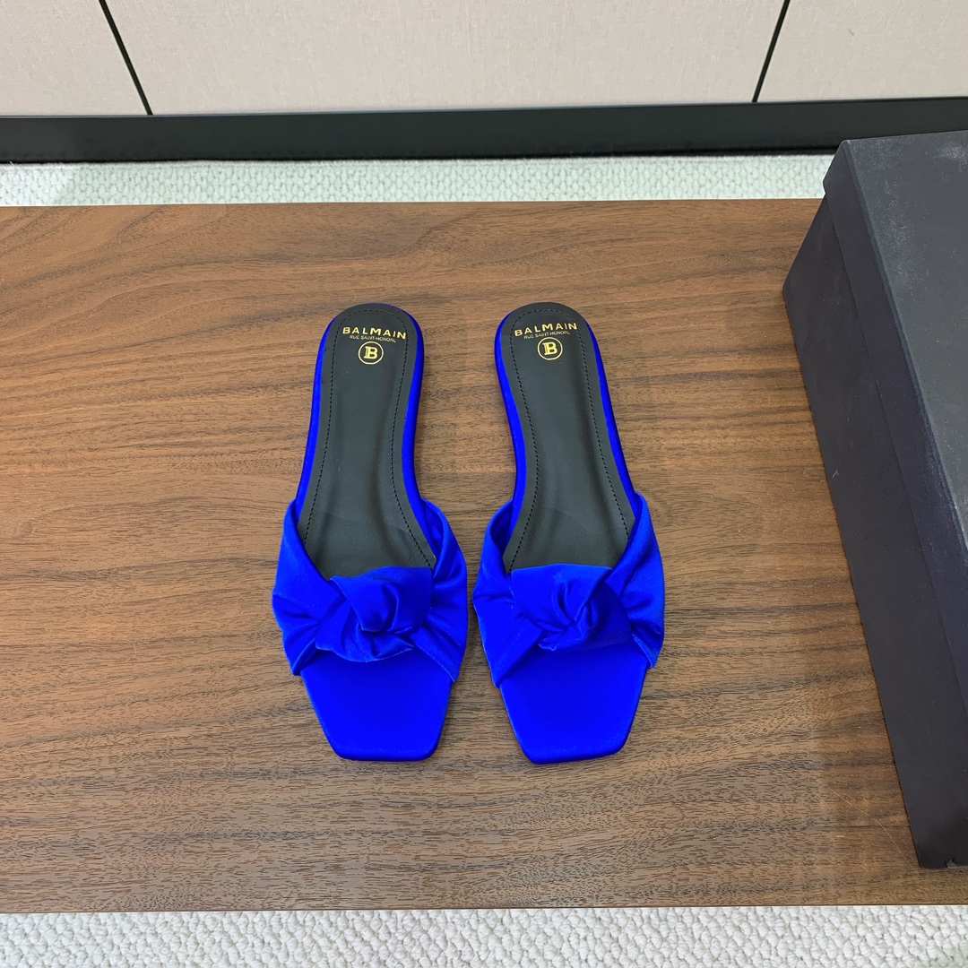 【Bal*ain】真丝平底拖鞋。愈发別致出众，无敌气场、无敌好看。鞋面定制进口真丝，牛皮垫脚。意大利进口