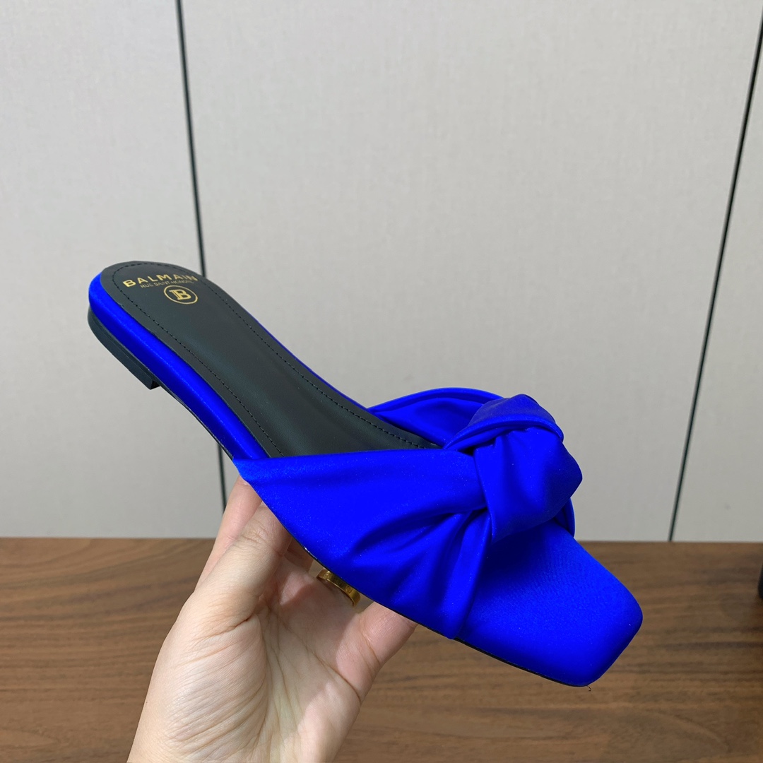 【Bal*ain】真丝平底拖鞋。愈发別致出众，无敌气场、无敌好看。鞋面定制进口真丝，牛皮垫脚。意大利进口