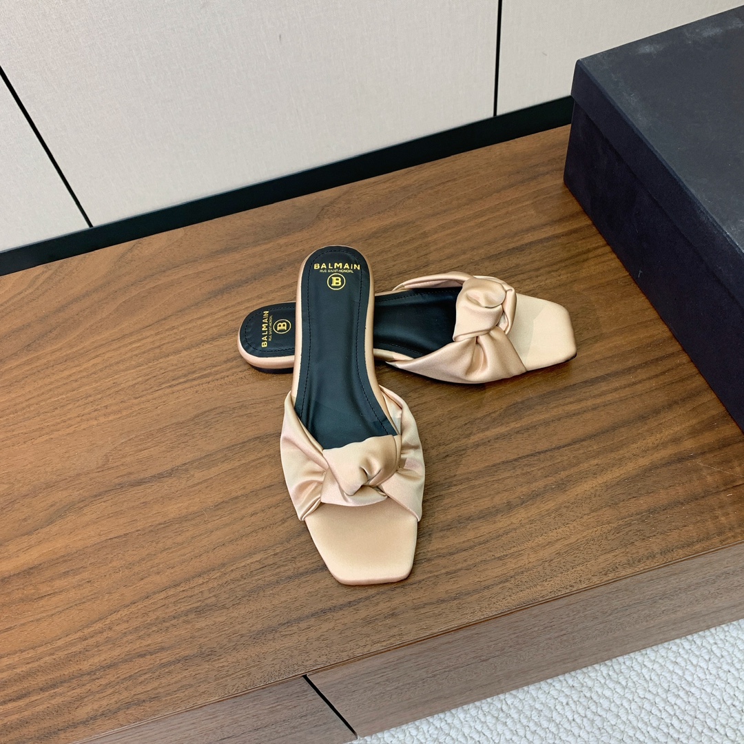 【Bal*ain】真丝平底拖鞋。愈发別致出众，无敌气场、无敌好看。鞋面定制进口真丝，牛皮垫脚。意大利进口