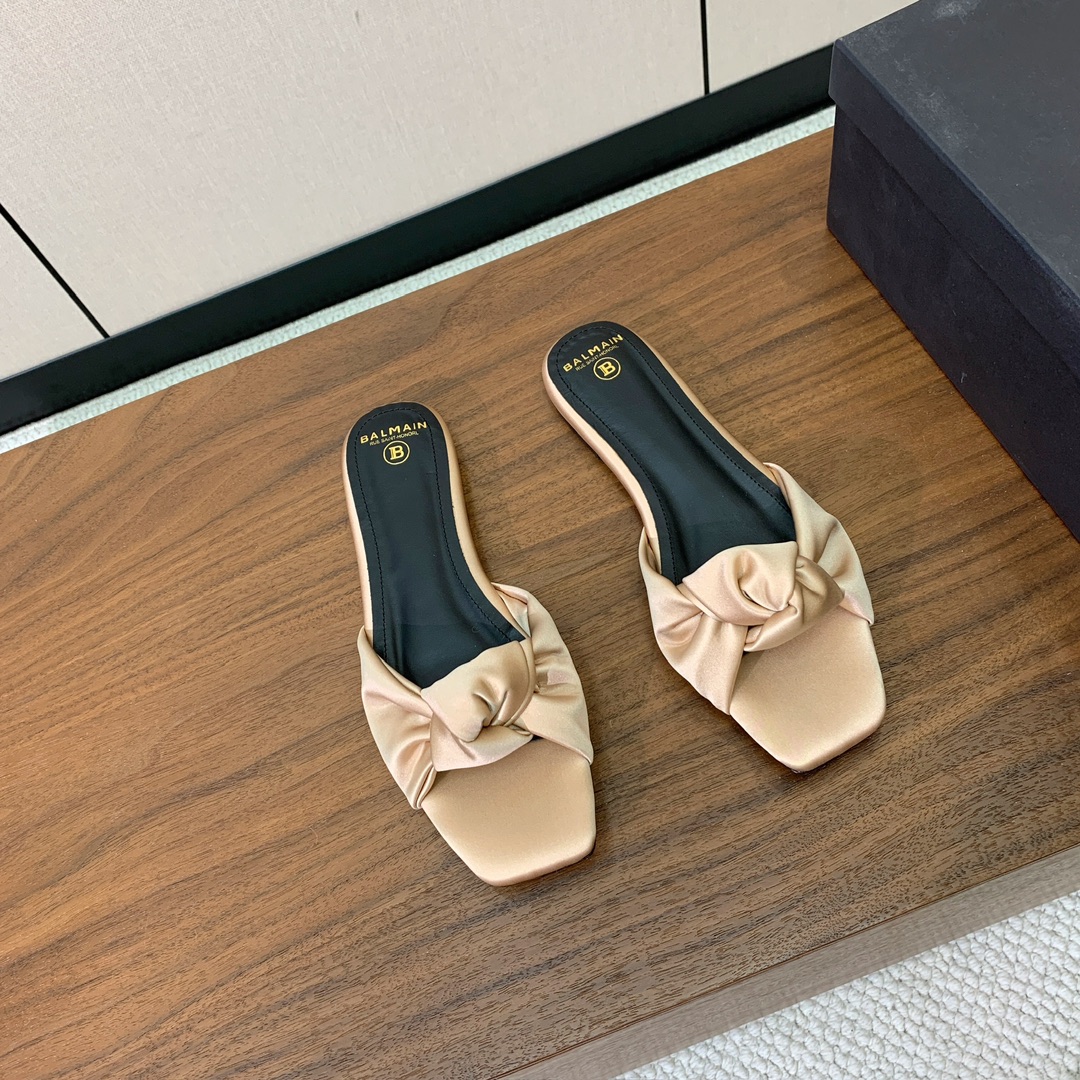 【Bal*ain】真丝平底拖鞋。愈发別致出众，无敌气场、无敌好看。鞋面定制进口真丝，牛皮垫脚。意大利进口