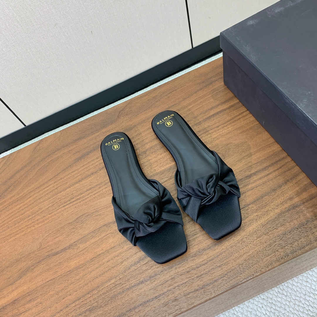 【Bal*ain】真丝平底拖鞋。愈发別致出众，无敌气场、无敌好看。鞋面定制进口真丝，牛皮垫脚。意大利进口