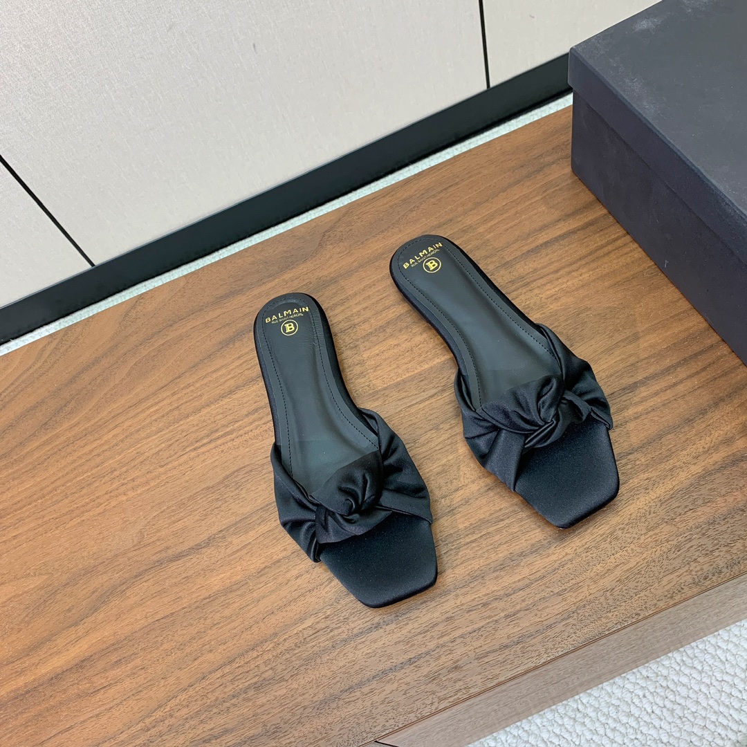 【Bal*ain】真丝平底拖鞋。愈发別致出众，无敌气场、无敌好看。鞋面定制进口真丝，牛皮垫脚。意大利进口