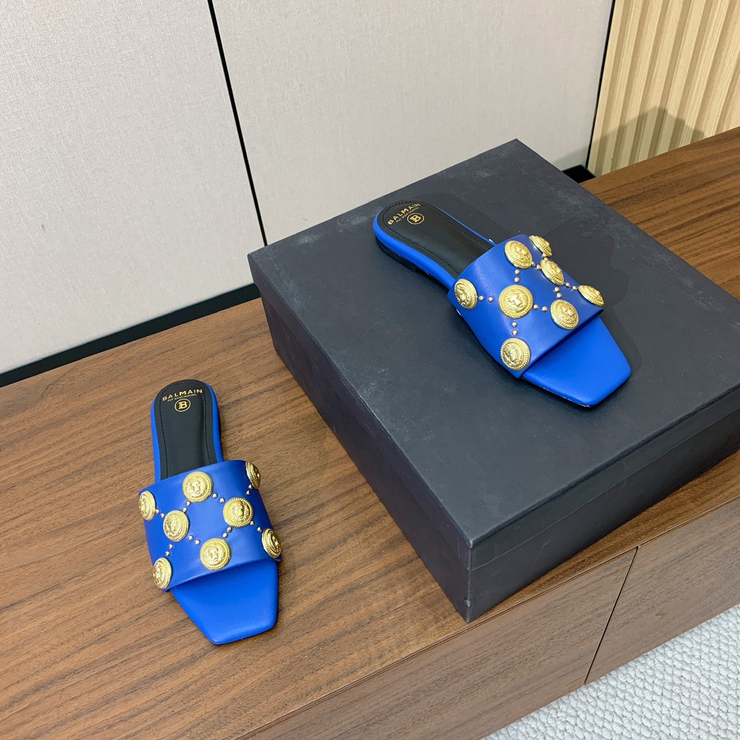 【Bal*ain】平底拖鞋。愈发別致出众，无敌气场、无敌好看。鞋面定制牛皮，原版开模饰扣。牛皮垫脚。意大