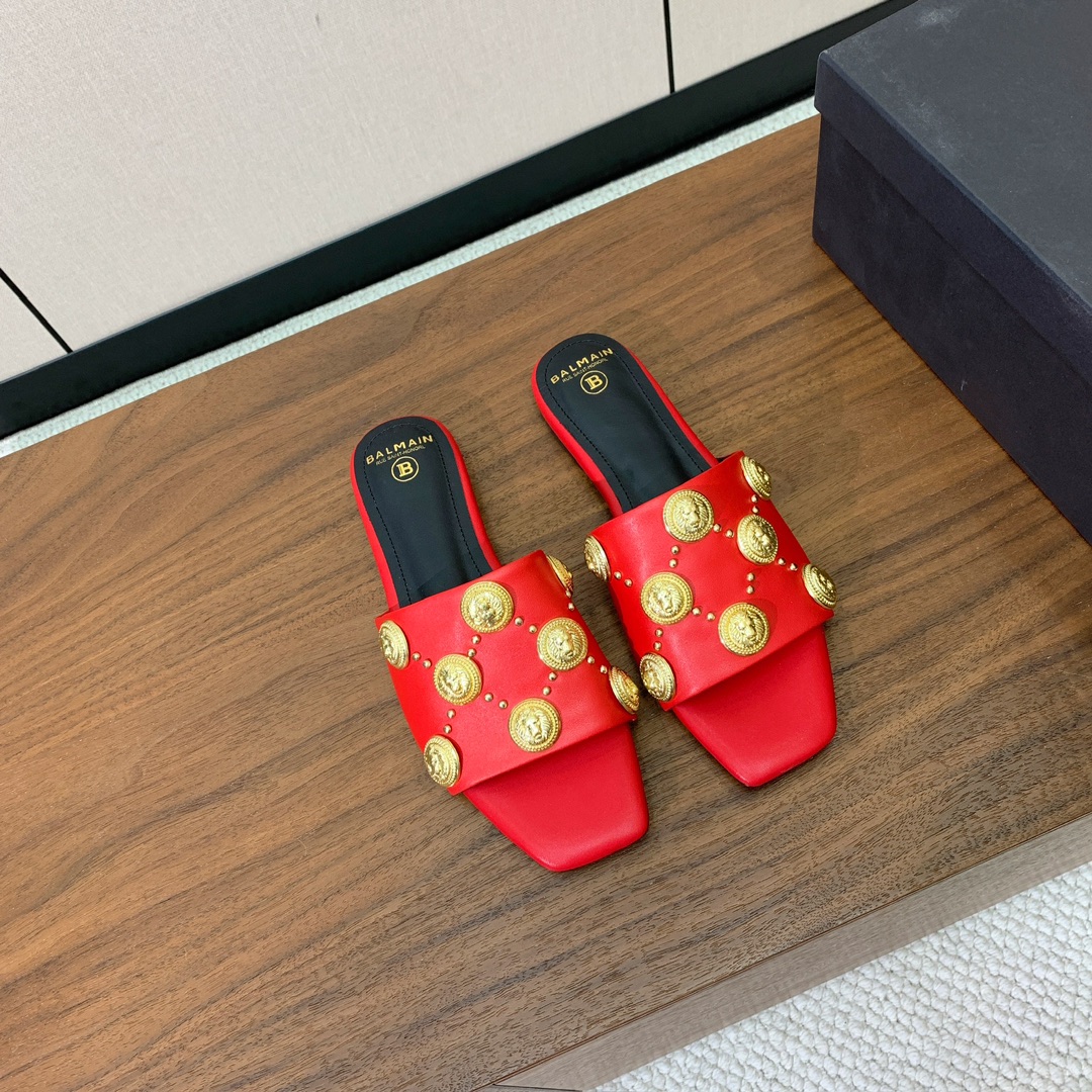 【Bal*ain】平底拖鞋。愈发別致出众，无敌气场、无敌好看。鞋面定制牛皮，原版开模饰扣。牛皮垫脚。意大