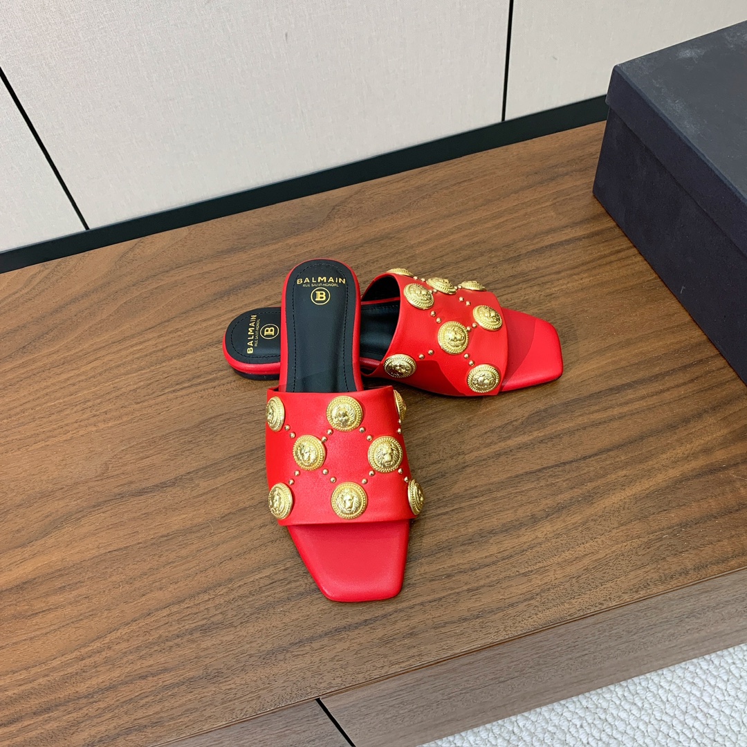 【Bal*ain】平底拖鞋。愈发別致出众，无敌气场、无敌好看。鞋面定制牛皮，原版开模饰扣。牛皮垫脚。意大