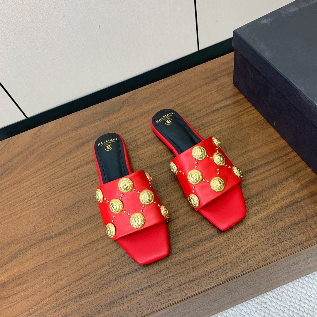 【Bal*ain】平底拖鞋。愈发別致出众，无敌气场、无敌好看。鞋面定制牛皮，原版开模饰扣。牛皮垫脚。意大