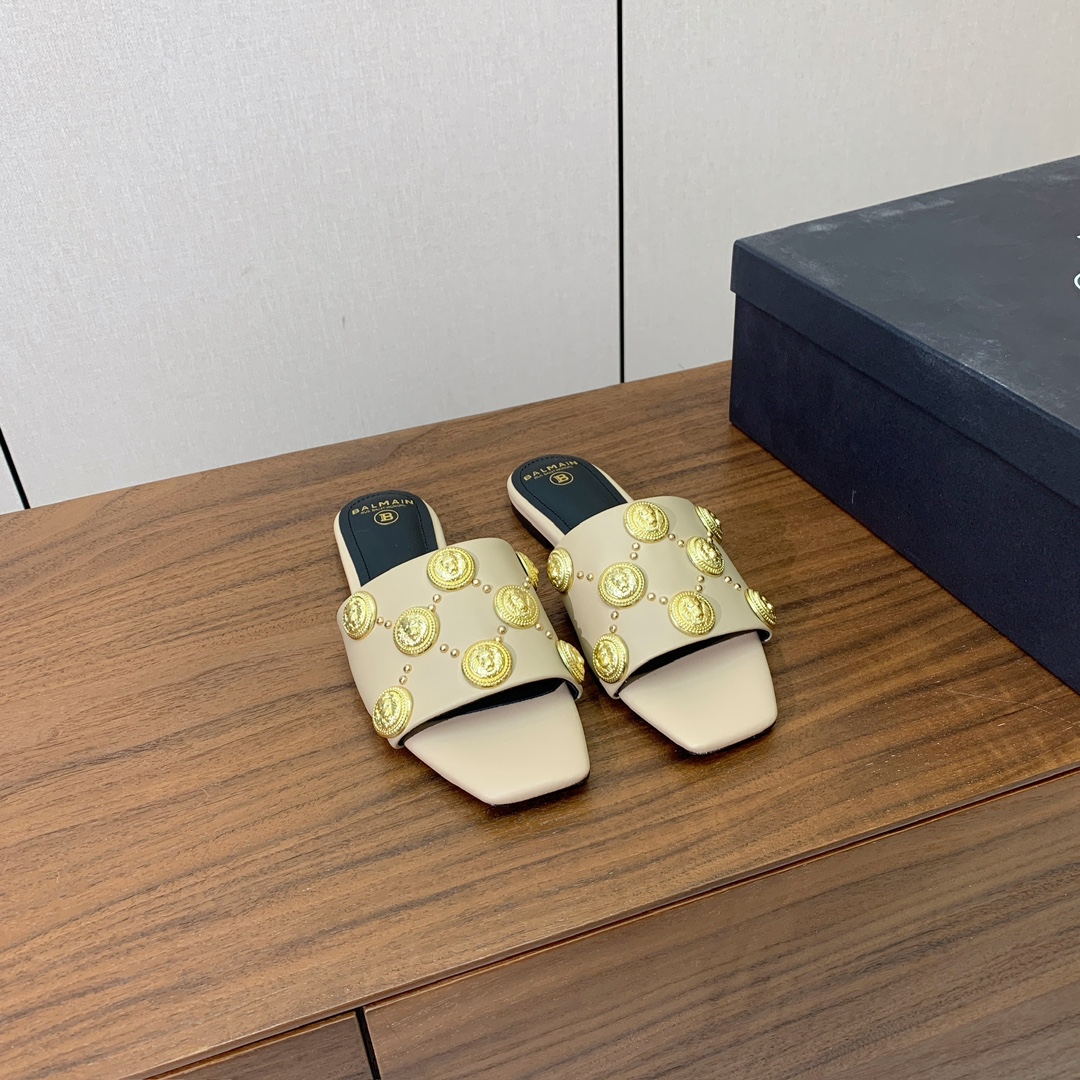 【Bal*ain】平底拖鞋。愈发別致出众，无敌气场、无敌好看。鞋面定制牛皮，原版开模饰扣。牛皮垫脚。意大