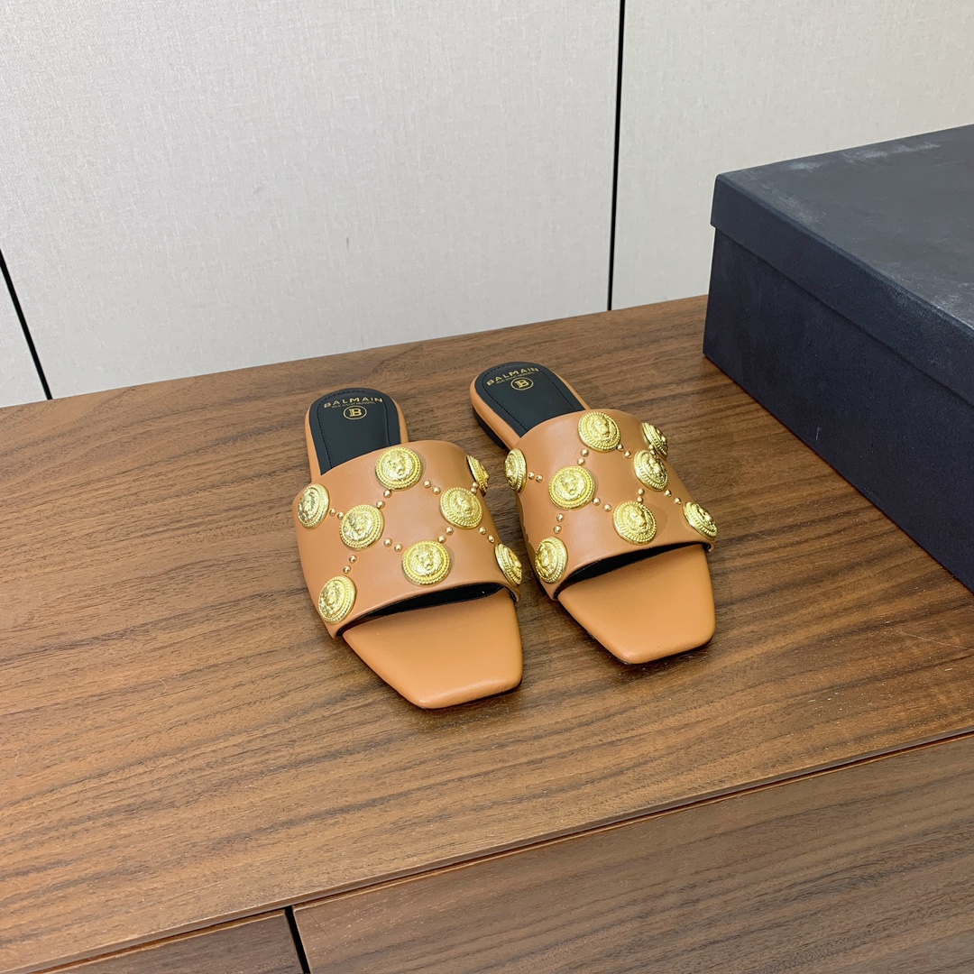 【Bal*ain】平底拖鞋。愈发別致出众，无敌气场、无敌好看。鞋面定制牛皮，原版开模饰扣。牛皮垫脚。意大