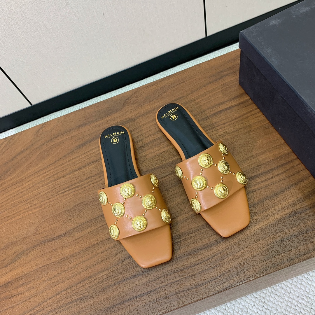 【Bal*ain】平底拖鞋。愈发別致出众，无敌气场、无敌好看。鞋面定制牛皮，原版开模饰扣。牛皮垫脚。意大