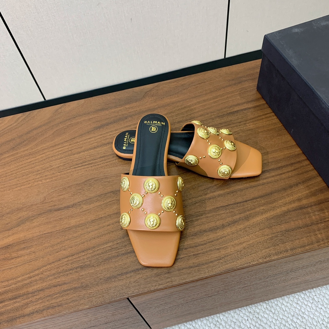 【Bal*ain】平底拖鞋。愈发別致出众，无敌气场、无敌好看。鞋面定制牛皮，原版开模饰扣。牛皮垫脚。意大