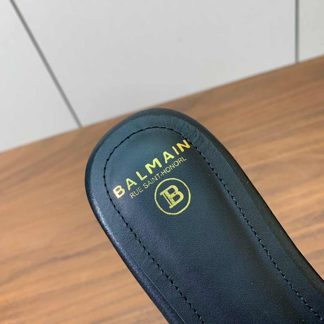 【Bal*ain】平底拖鞋。愈发別致出众，无敌气场、无敌好看。鞋面定制牛皮，原版开模饰扣。牛皮垫脚。意大