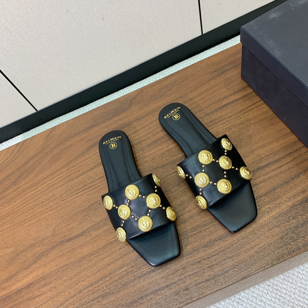 【Bal*ain】平底拖鞋。愈发別致出众，无敌气场、无敌好看。鞋面定制牛皮，原版开模饰扣。牛皮垫脚。意大
