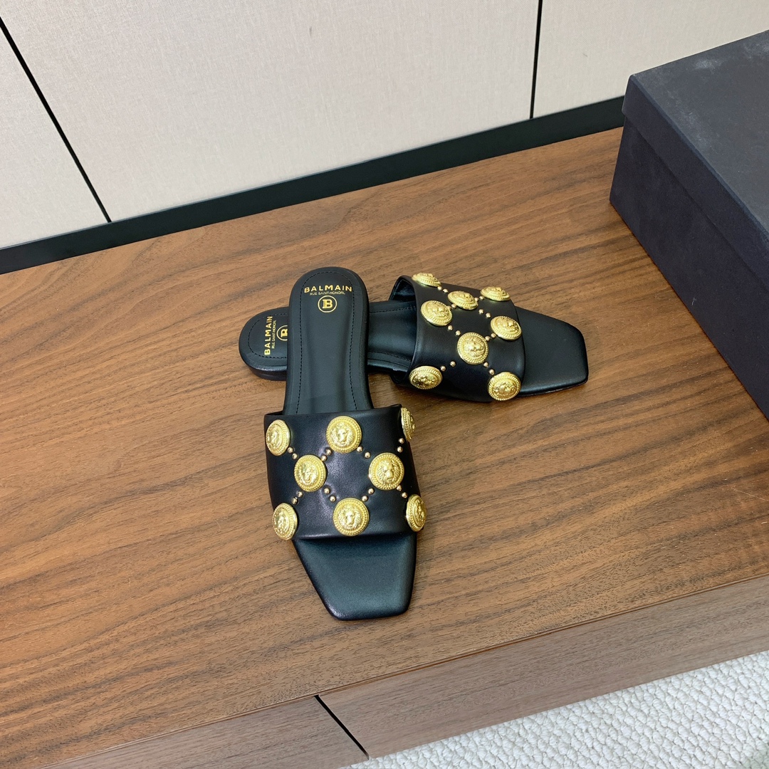 【Bal*ain】平底拖鞋。愈发別致出众，无敌气场、无敌好看。鞋面定制牛皮，原版开模饰扣。牛皮垫脚。意大