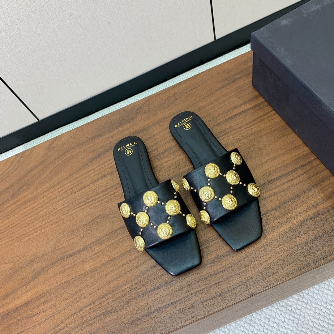 【Bal*ain】平底拖鞋。愈发別致出众，无敌气场、无敌好看。鞋面定制牛皮，原版开模饰扣。牛皮垫脚。意大